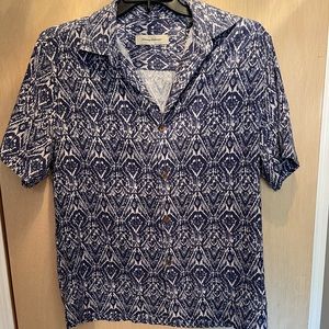 Tommy Bahama 100% silk island full bottom up short sleeve size M/M